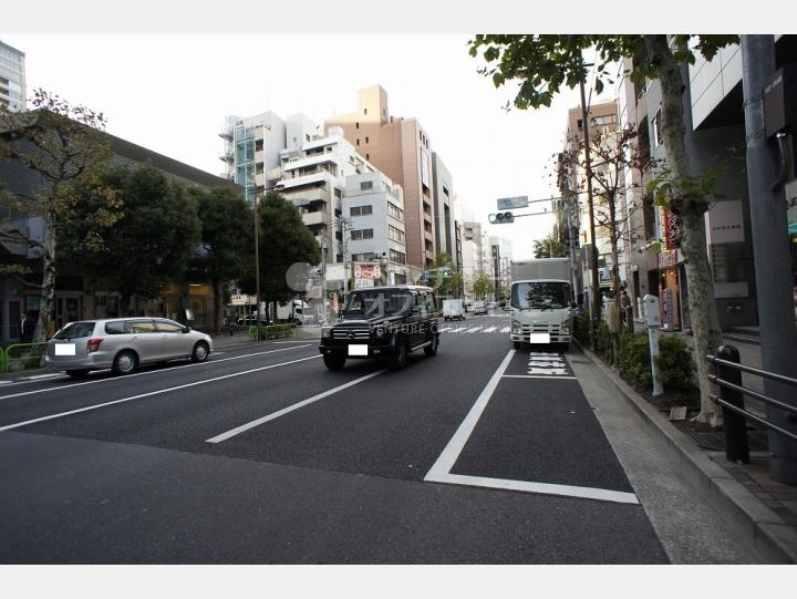 前面道路【神田中央ビル】