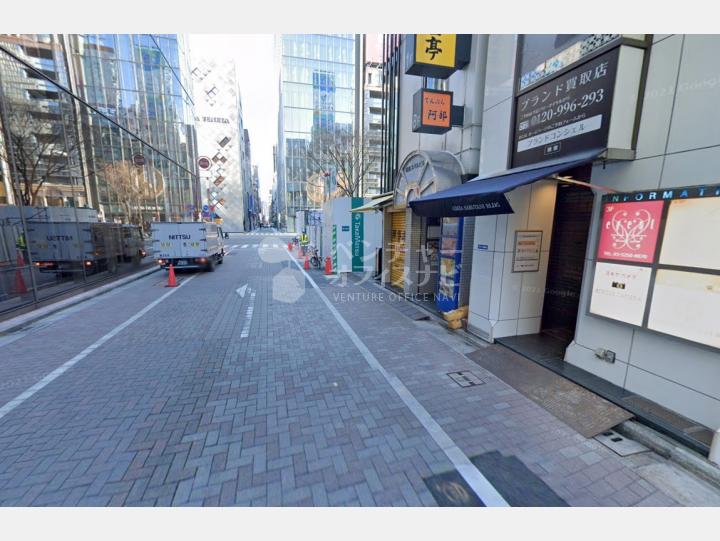 【前面道路】銀座サルタニビル