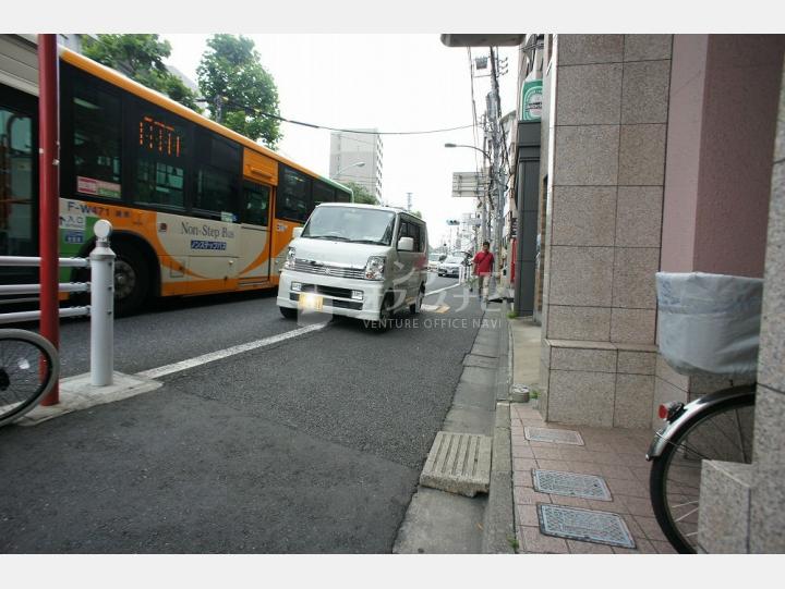 前面道路【イグレックビル】