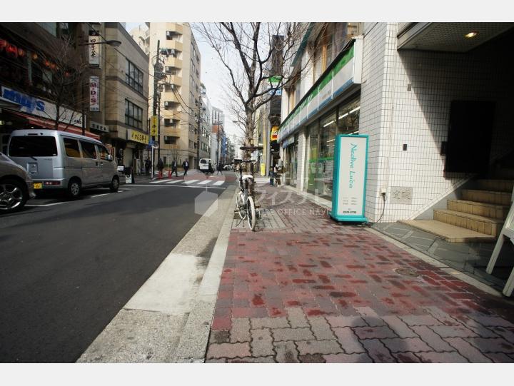 前面道路【いちご神田小川町ビル】