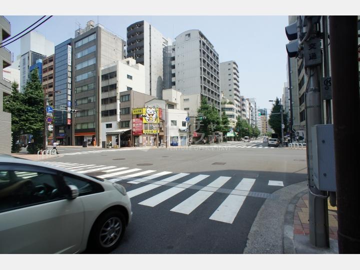 建物前の通り【パステルコート神田岩本町】