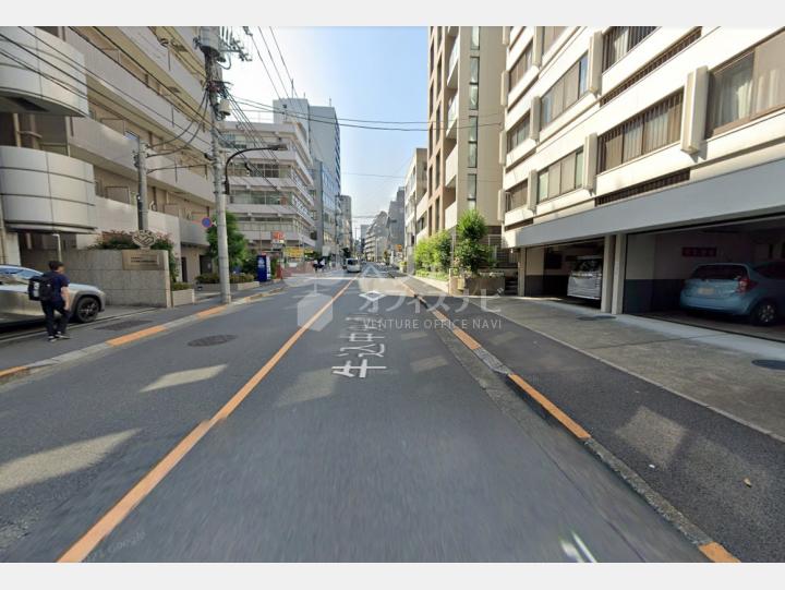 【前面道路】コープ市ヶ谷