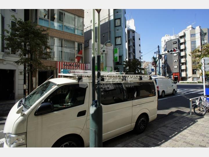前面道路【ファイブアネックス】