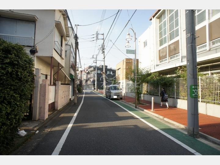 前面道路【ベネッセ】