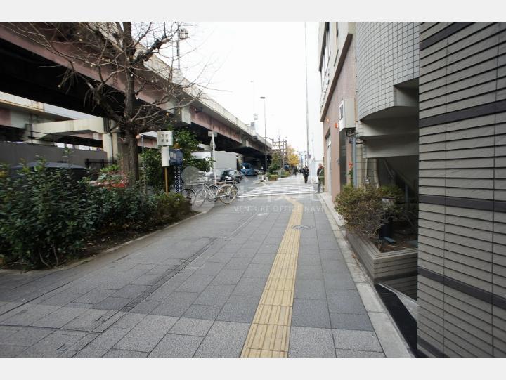 前面道路【アクティア神田岩本町