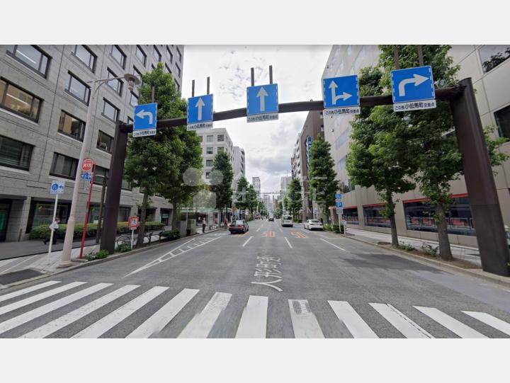 【前面道路】三井住友銀行人形町ビル