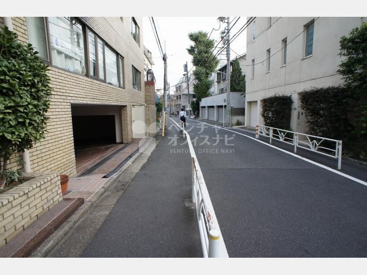 前面道路【桜丘リージェンシー】