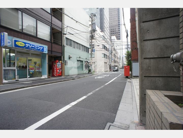 建物前の道路【瀧山ビル】