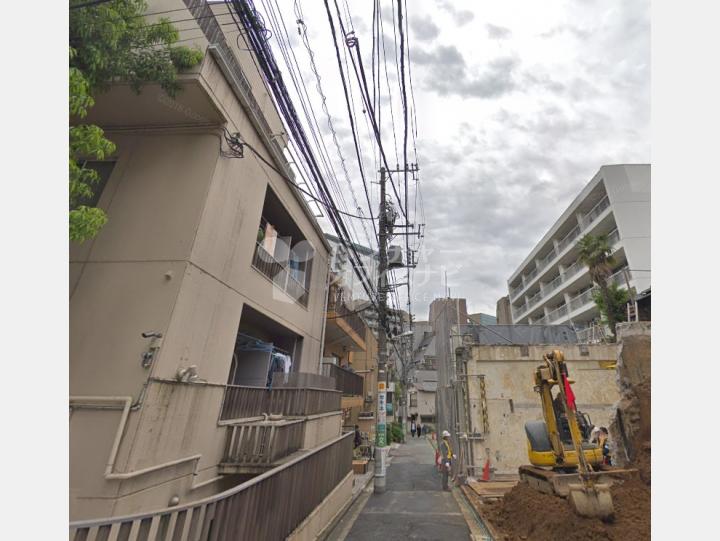 【前面道路】メゾンブランシュ渋谷