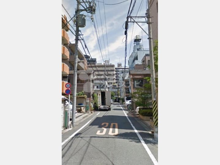 【前面道路】エイトハイツ