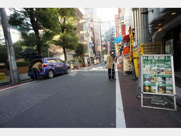 ビル前面道路【明治書房ビル】