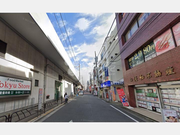 【前面道路】綾瀬駅前優和ビル