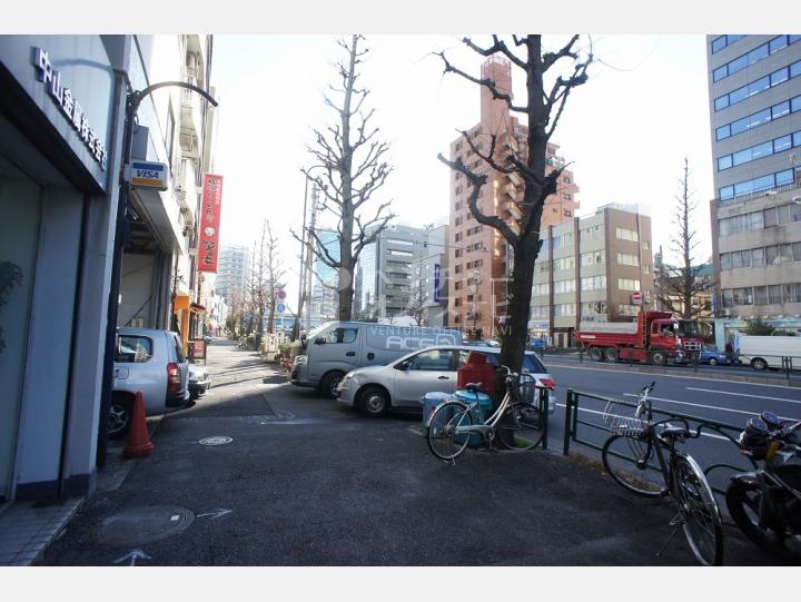 前面道路【ナカヤマビル】