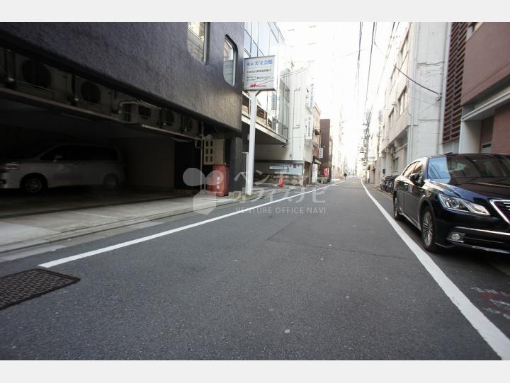 前面道路【サンユウビル】