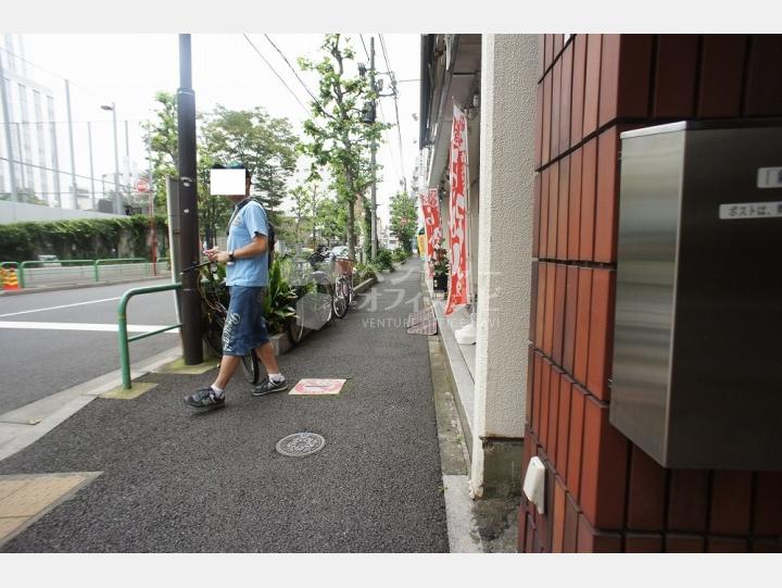 前面道路【市川ビル】