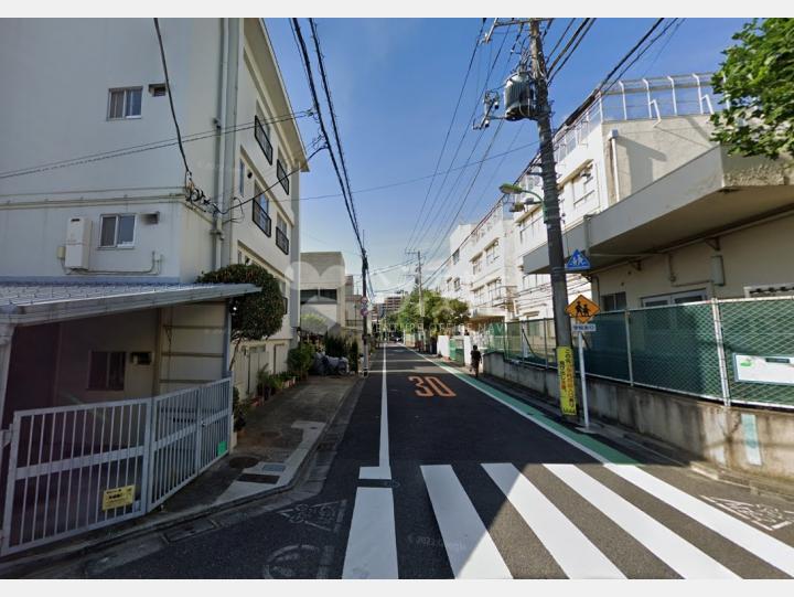 【前面道路】有弘マンション