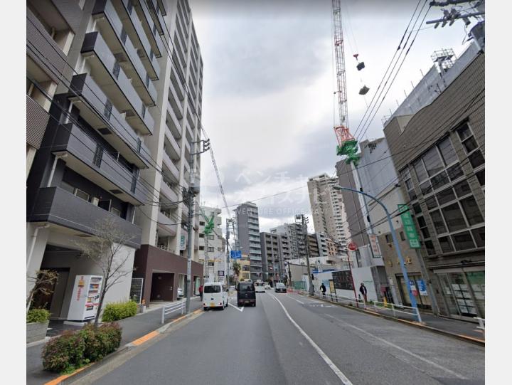 【前面道路】AXAS新宿若松町Sta.