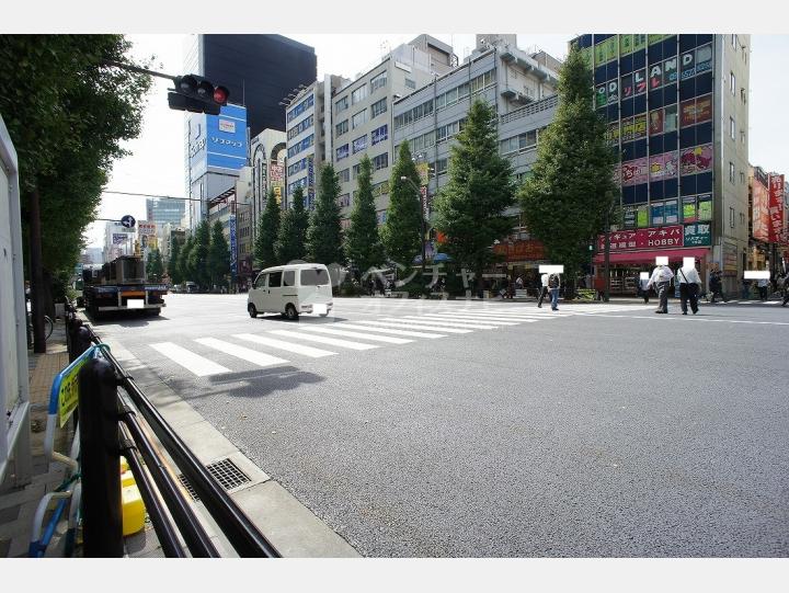 前面道路【リバティー秋葉原５号館】