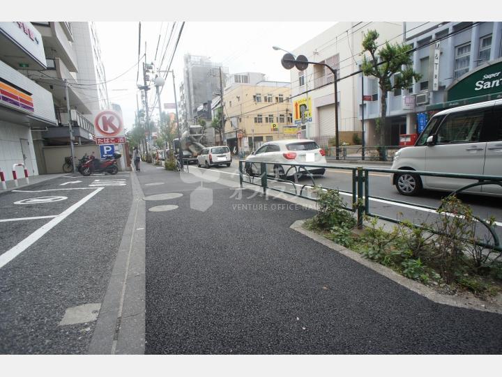 前面道路【クロス・スクエアＮＡＫＡＮＯ】