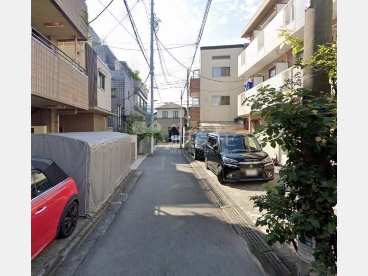 【前面道路】朝日ハイツ