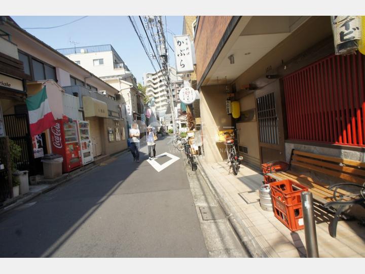 建物前の道路【マキビル（ＭＡＫＩ　ＢＬＤＧ）】