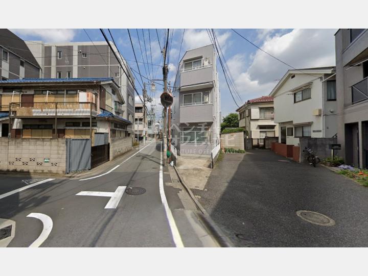 【前面道路】タウンハウス北沢