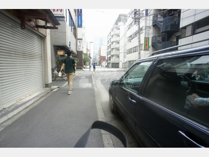 前面道路【聖徳ビル】