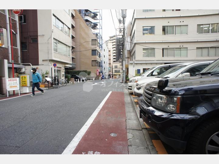 ビル前面道路【香取ビルアネックス】