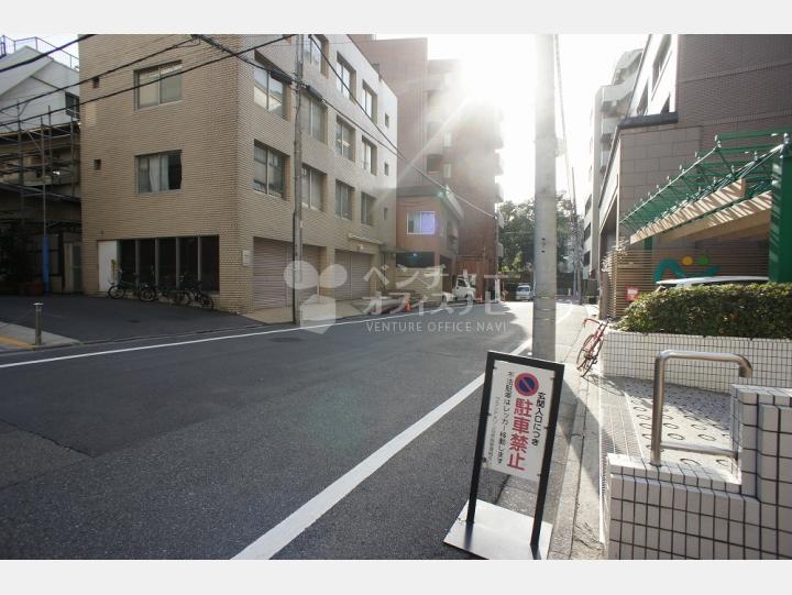 前面道路【グランドメゾン元赤坂】