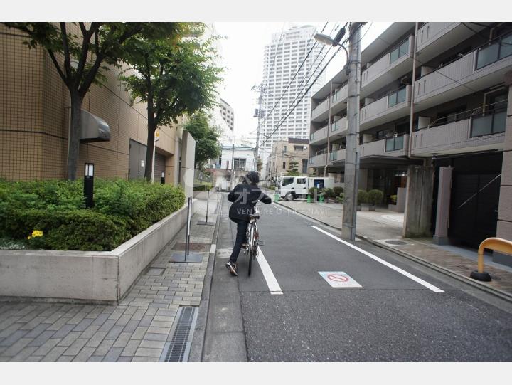 周辺道路　【シーアイマンション立教前】