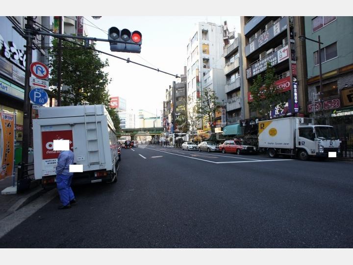 前面道路【ヤマダビル】 