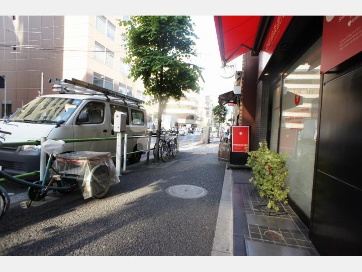 ビル前面道路【越後屋ビル】