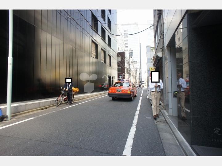 建物前通り【日本橋室町ビル】