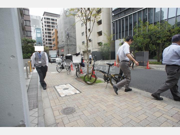 前面道路【成和大門ビル】