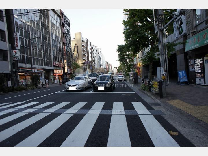 前面道路【ヤマダビル】 