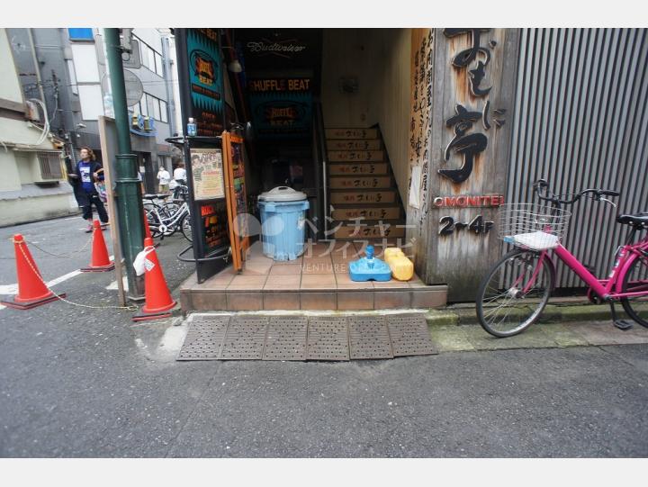 入口【新宿トーシンビル】