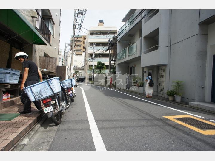 前面道路【リテーラ中目黒】