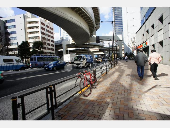 前面道路【トーシンビルミレニアム】