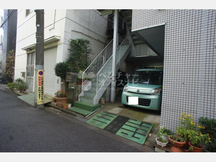入口【STビル】