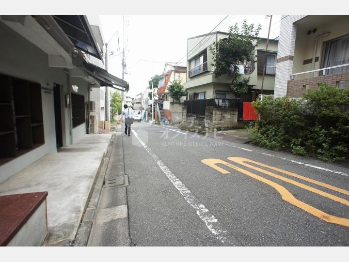 前面道路【ヴィラタナカ】