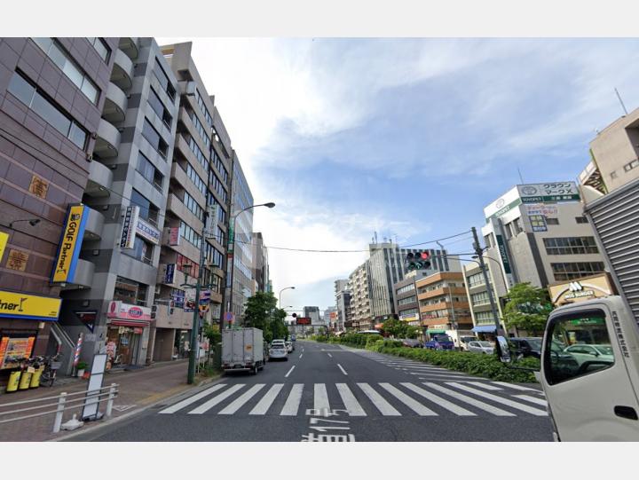 【前面道路】冨貴ビル