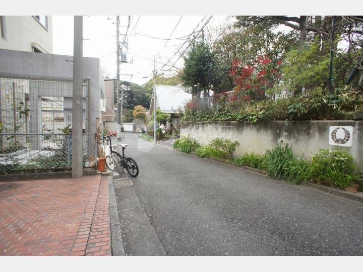 前面道路【テラス小黒】