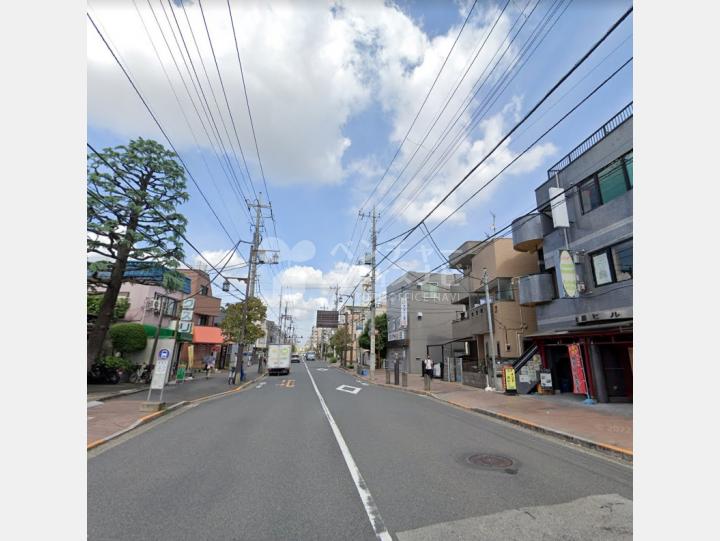 【前面道路】佐藤ビル