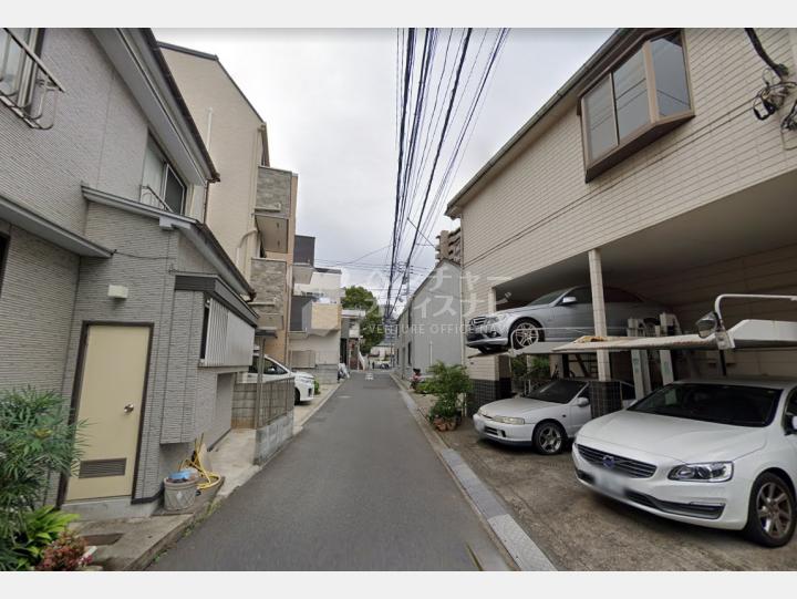 【前面道路】タウンハウスツクモ