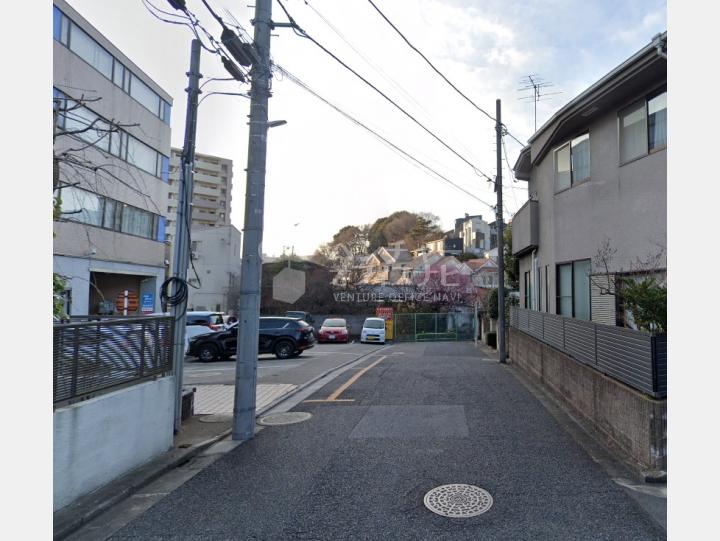 【前面道路】芸宣本社ビル