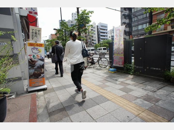 ビルの前の通り【大正堂ビル】