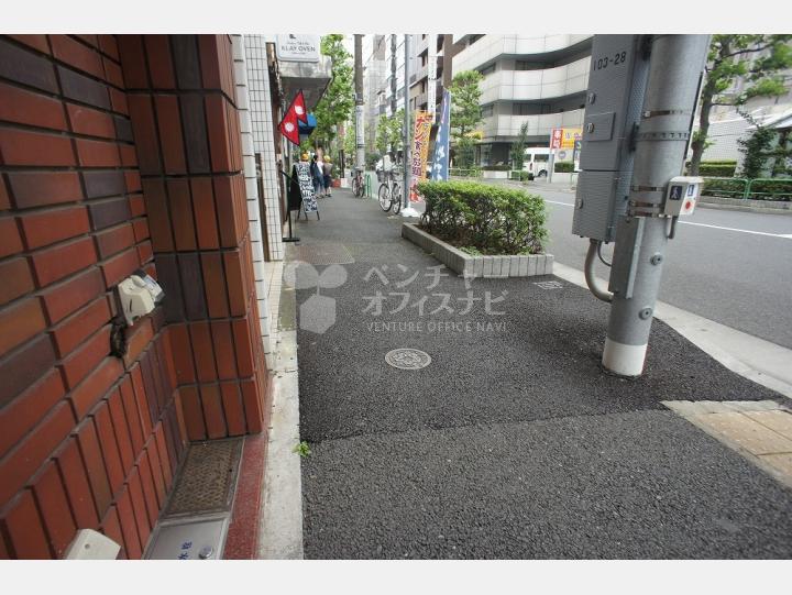 前面道路【市川ビル】