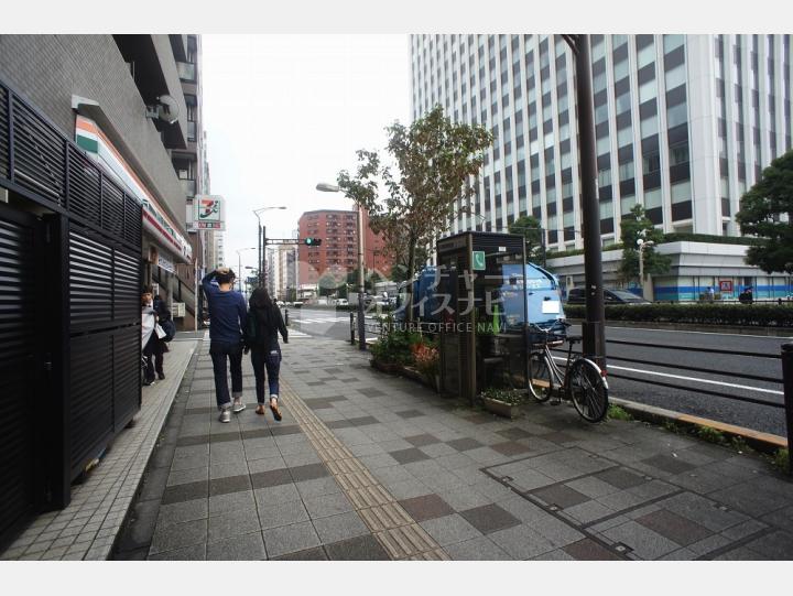 ビルの前の通り【芝・宮路ビル】