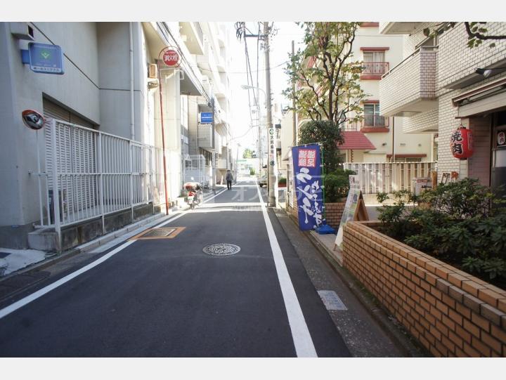 前面道路【グローリア初穂高田馬場】