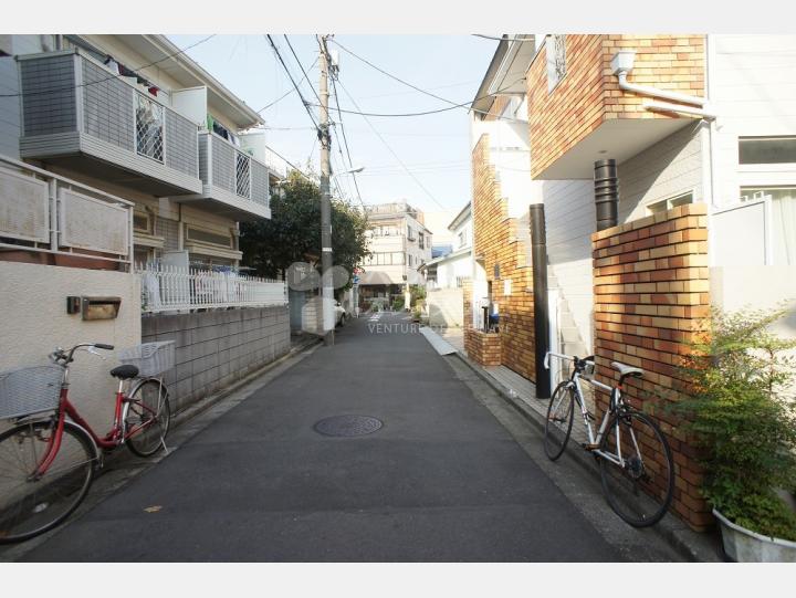 前面道路【メゾン小田島】